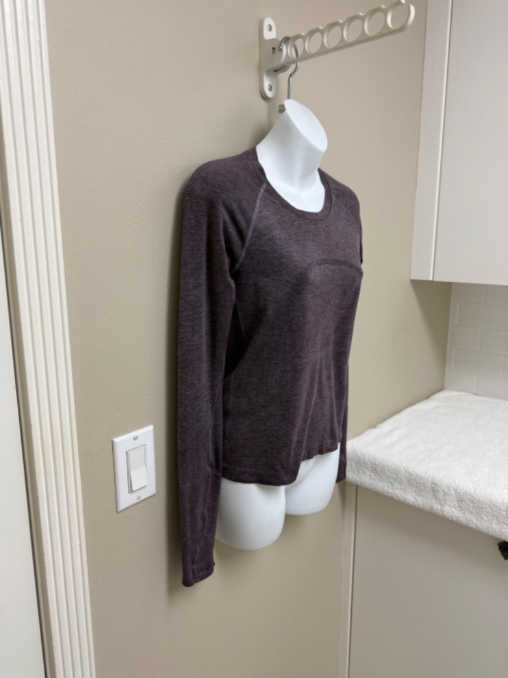 Lululemon Swiftly Tech Long-Sleeve Shirt 2.0 *Waist Length - Sequoia/Warm Ash 6 - Picture 4 of 12